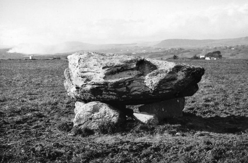 Cloch Mor boulder burial
